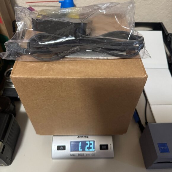 Apple TV 3rd Generation A1469 Remote Powercord 8GB 1080p HD Resolution Streaming - Picture 9 of 9